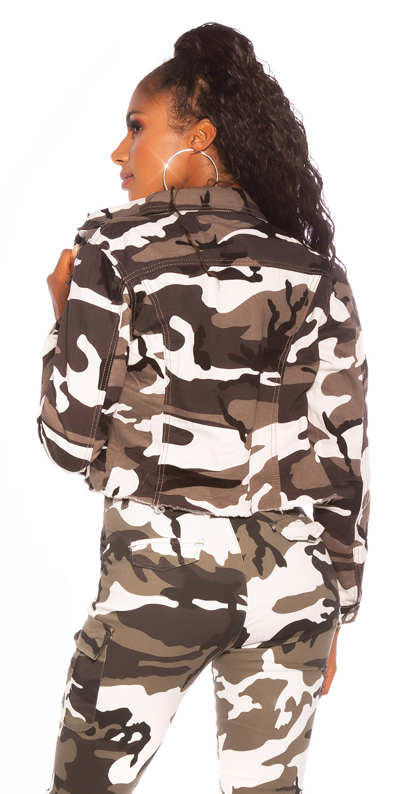 Seksowna przycięta kurtka w stylu militarnym