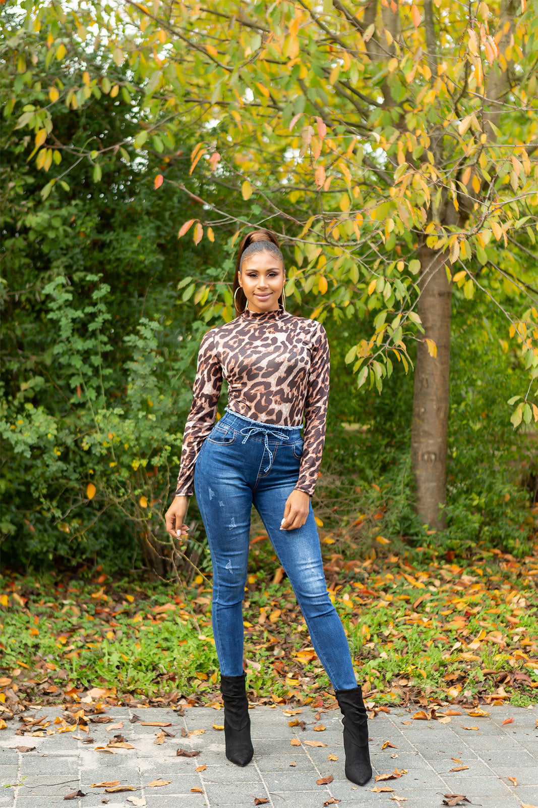 Modne jeansy ze sznurkiem w stylu casual
