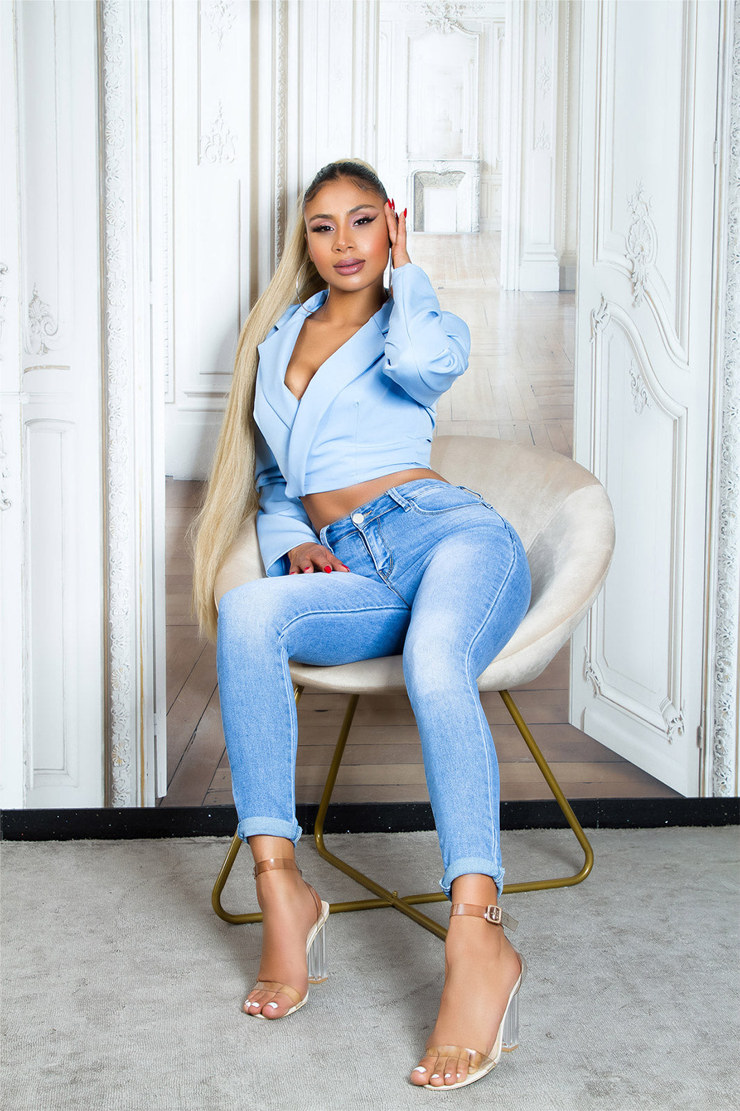 Modne jeansy push up z wysokim stanem