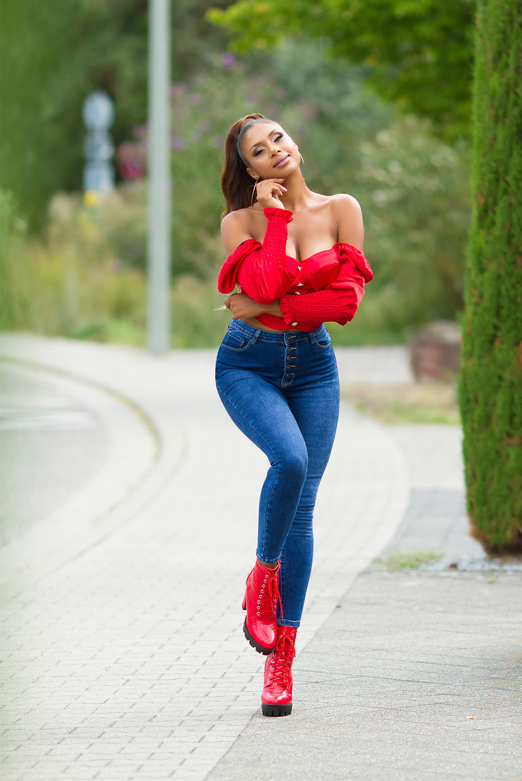 Seksowne jeansy skinny z wysokim stanem i 5 guzikami
