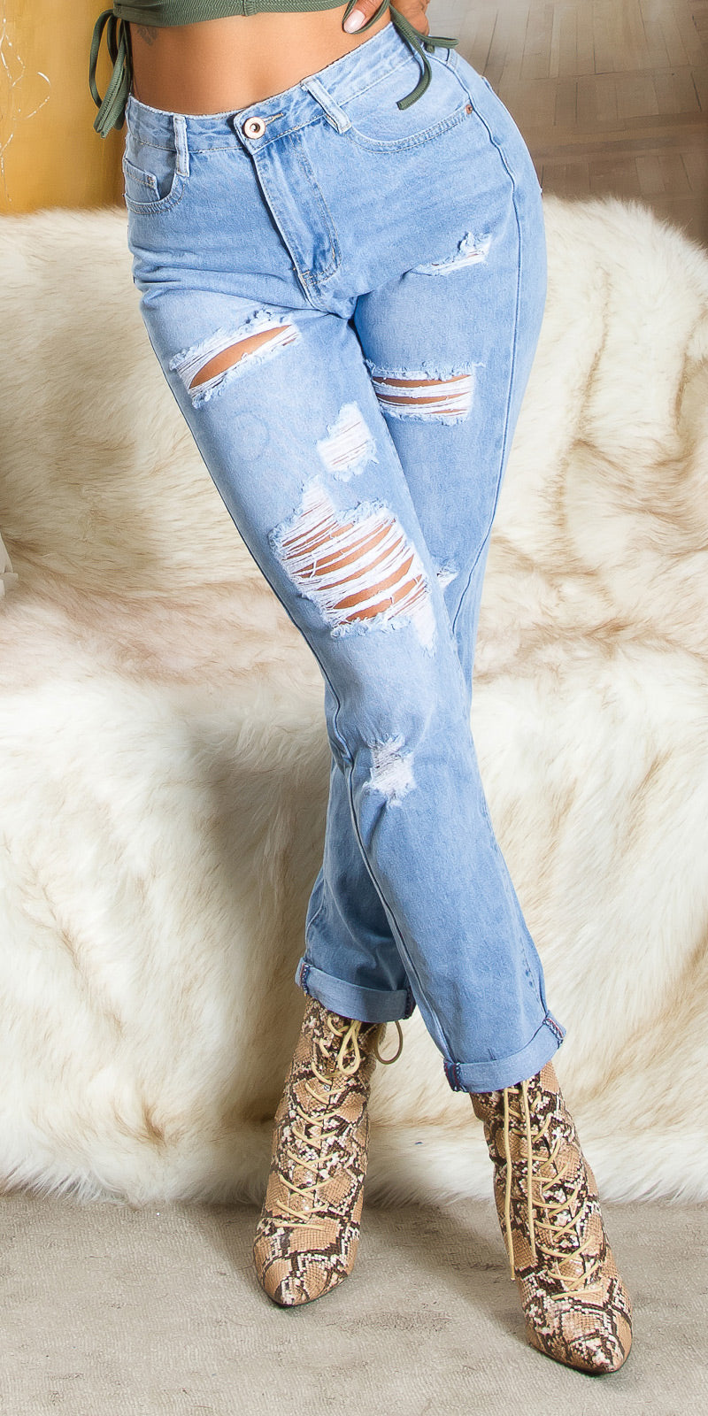 Seksowne jeansy Mom Jeans z wysokim stanem w kolekcji Used Look