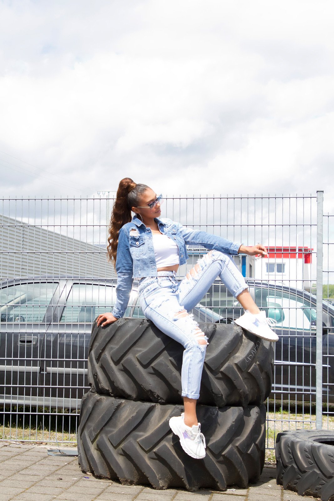 Seksowne jeansy Mom Fit z podwójną talią