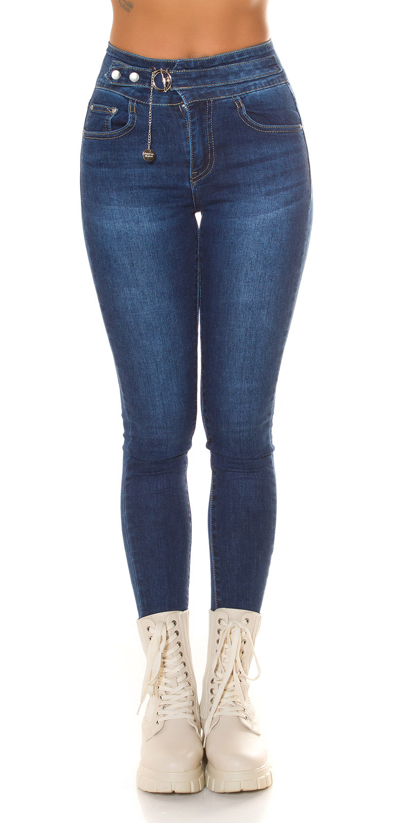 Modne jeansy skinny z wysokim stanem i łańcuszkiem