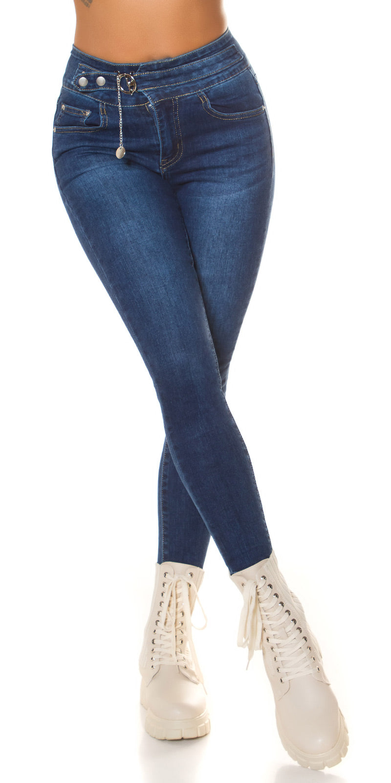 Modne jeansy skinny z wysokim stanem i łańcuszkiem