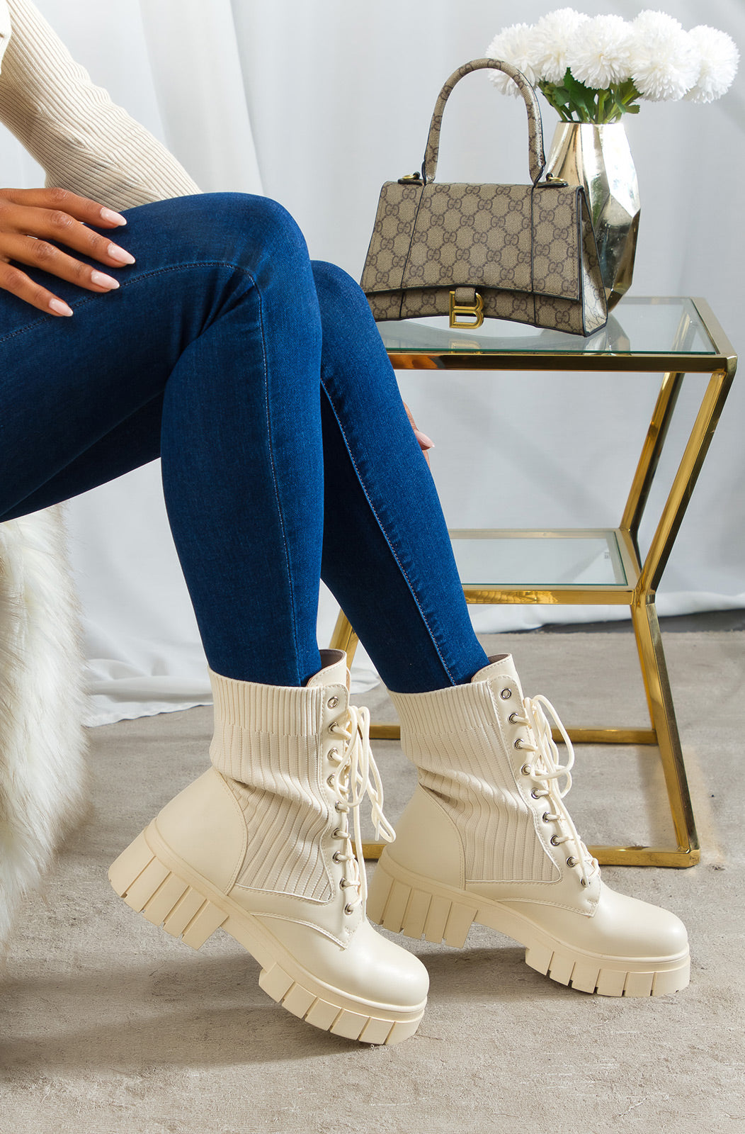 Modne buty za kostkę Musthave Biker Look prążkowane