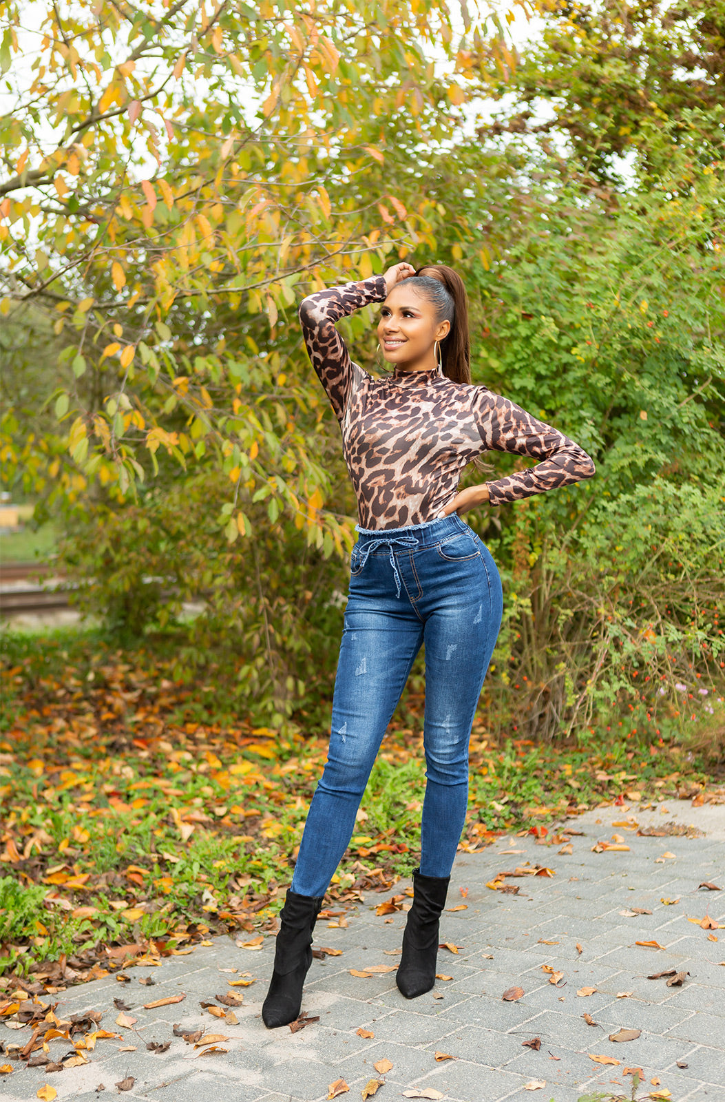 Modne jeansy ze sznurkiem w stylu casual