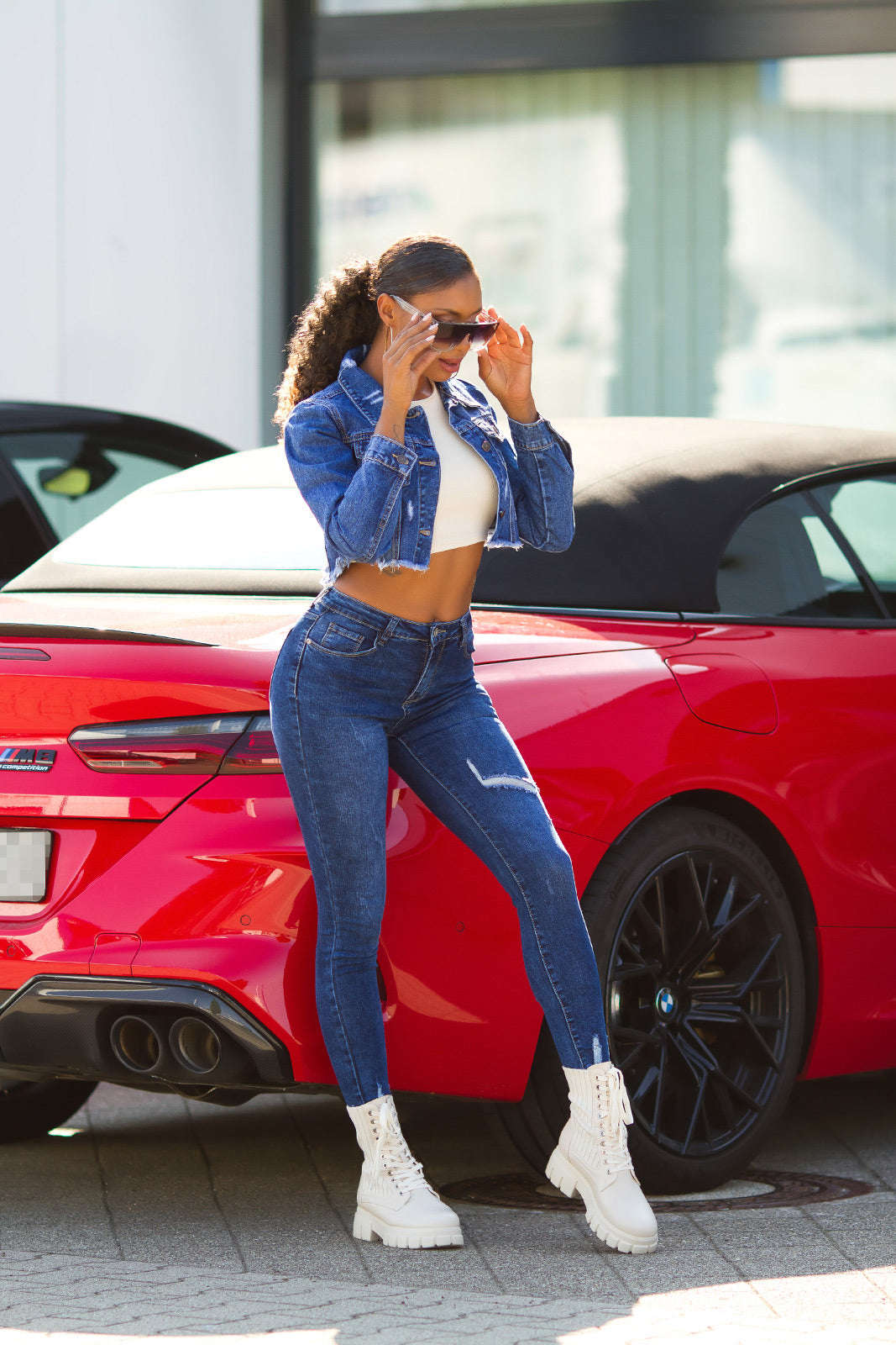 Seksowne jeansy skinny z wysokim stanem z ciemnego denimu