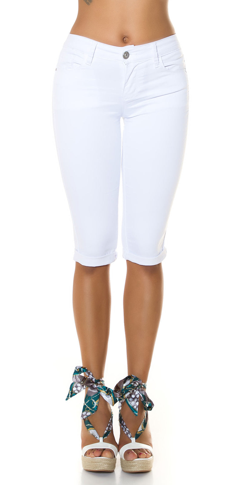 Seksowne jeansy capri do połowy talii