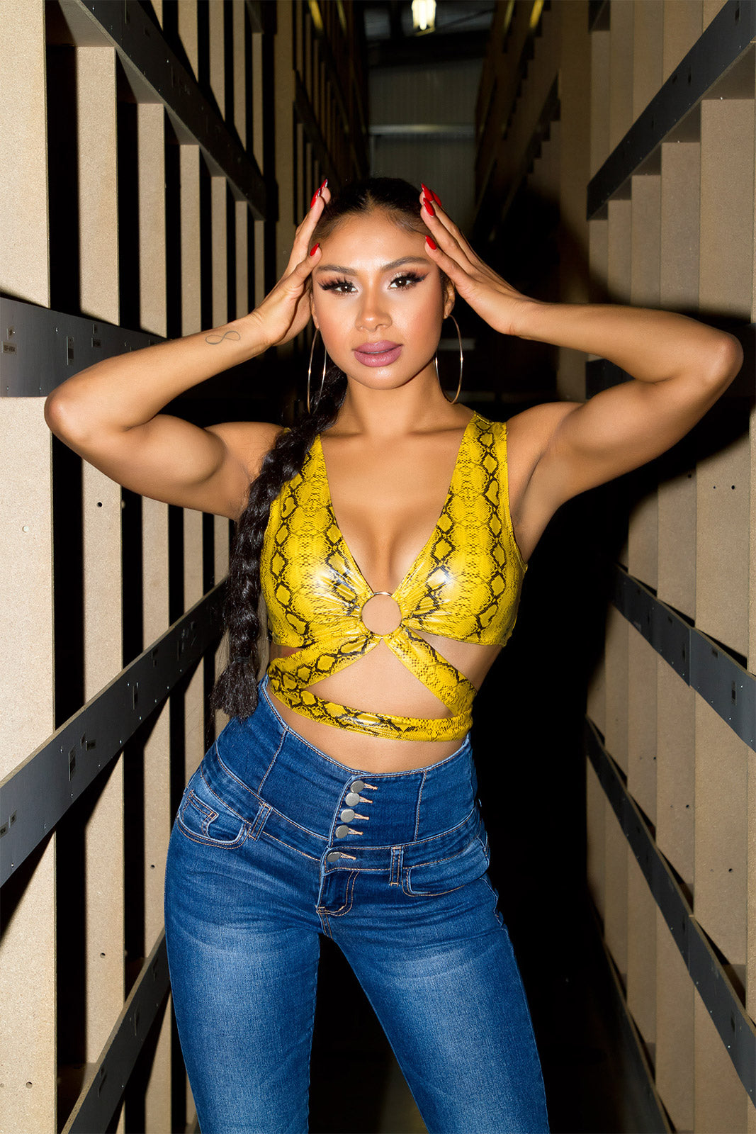 Seksowne jeansy skinny z 5 guzikami