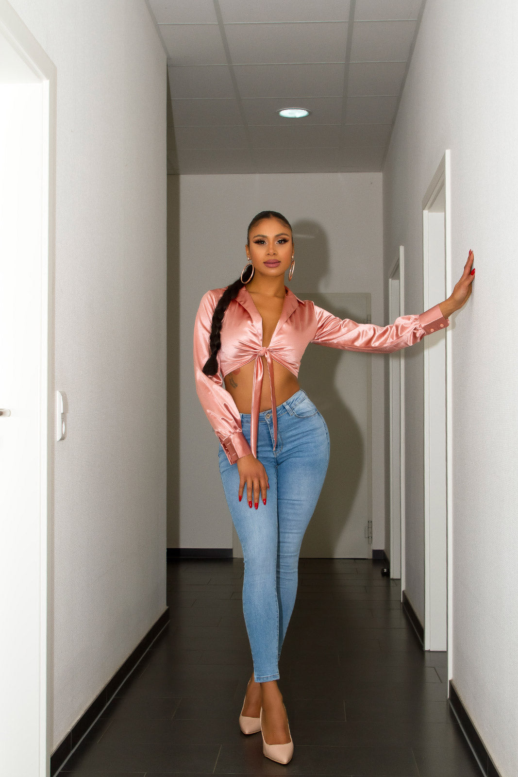Modne jeansy skinny z podstawowym stanem push up