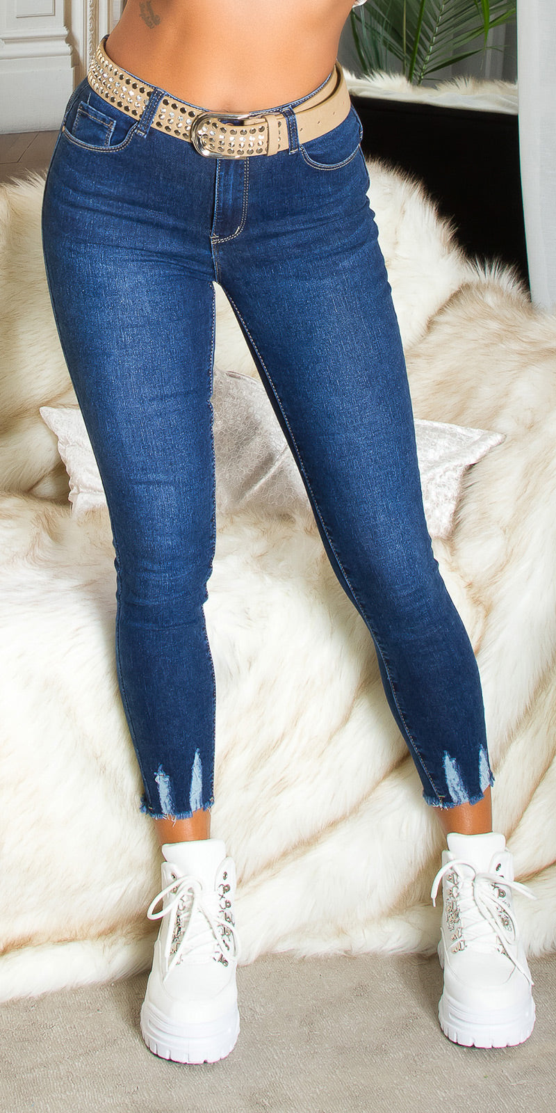 Seksowne jeansy z wysokim stanem i push-upem Musthave ciemny denim
