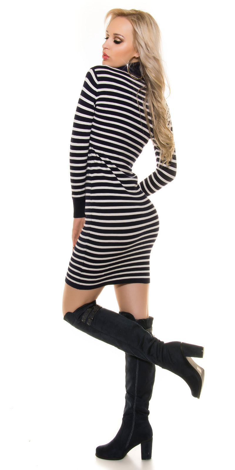 Modny golf z cienkiej dzianiny w paski