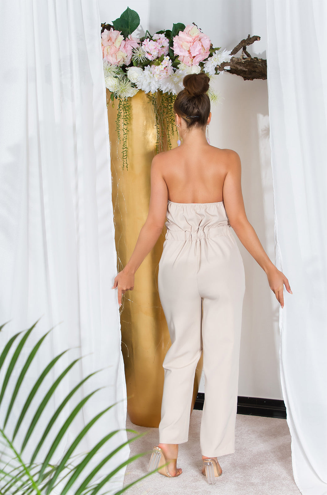 Seksowny kombinezon bandeau z guzikami