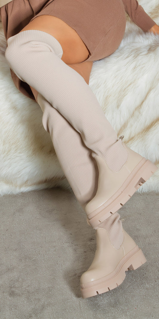 Modne płaskie buty za kolano w prążki Musthave