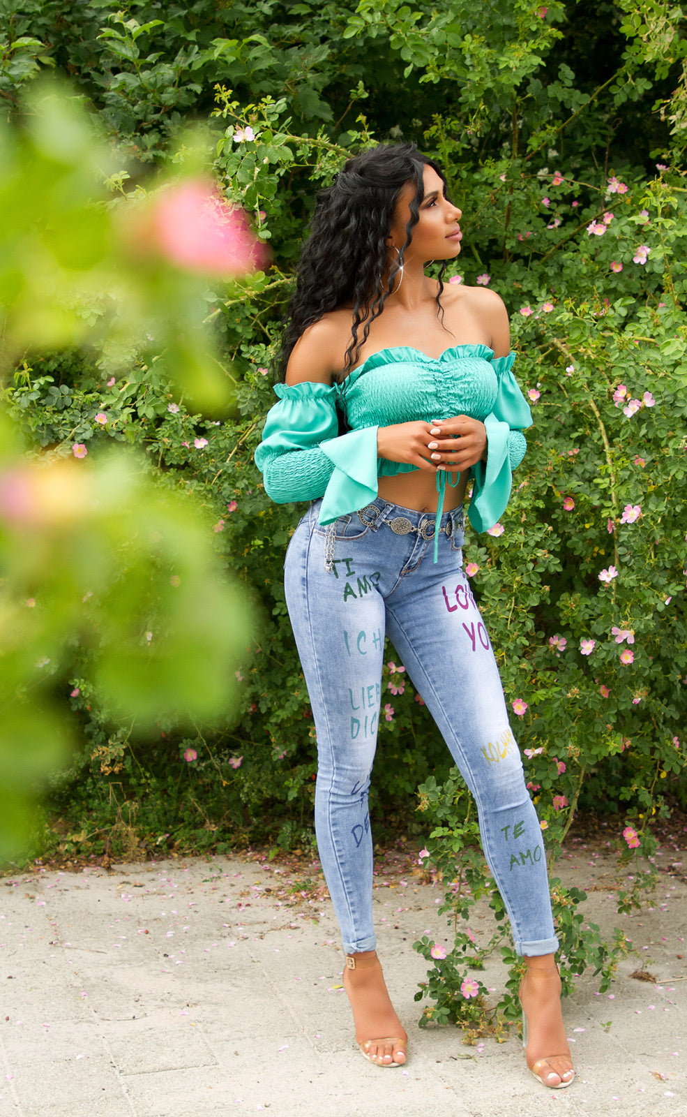 Modne jeansy skinny "international love"